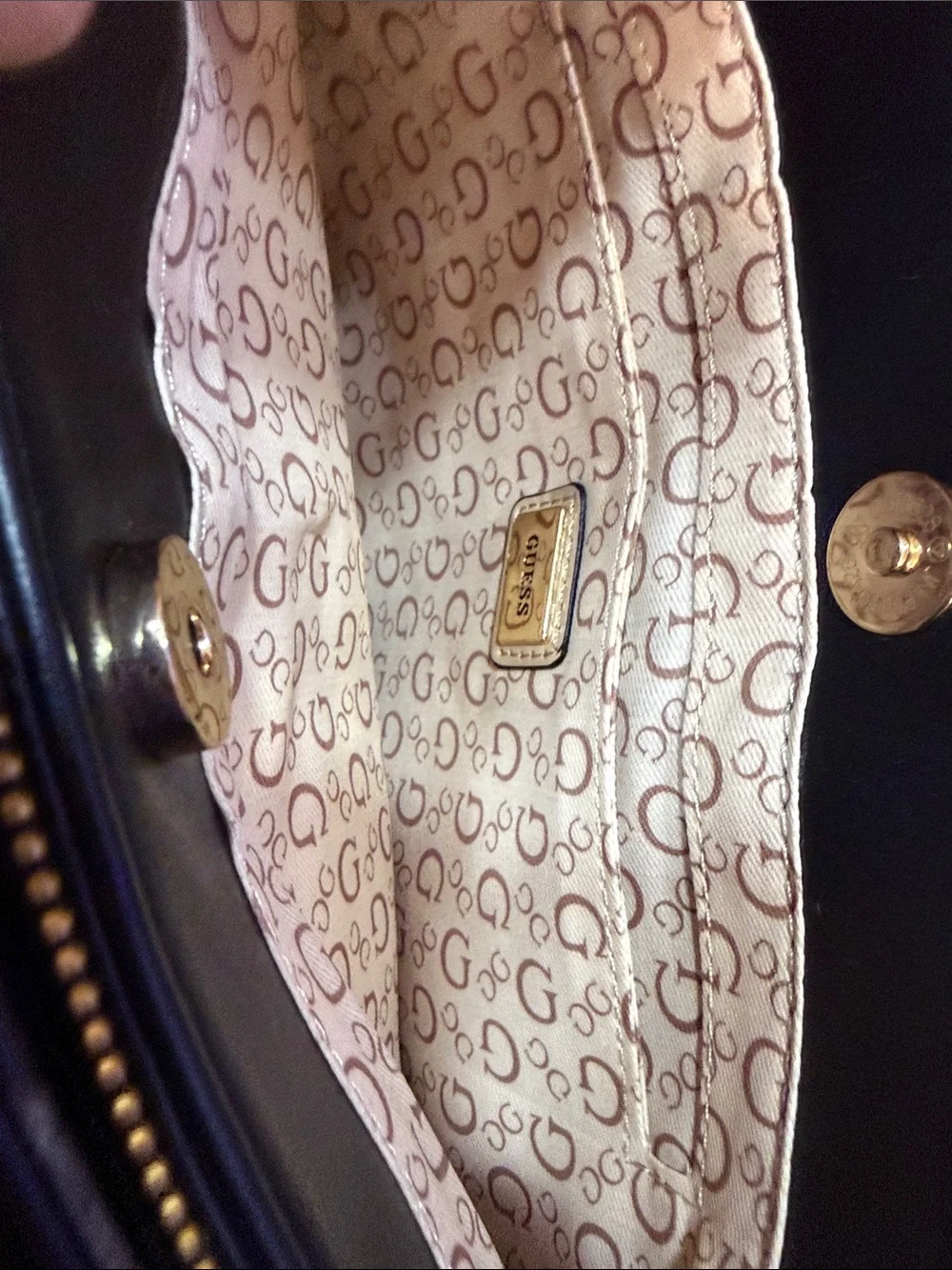 Guess sleek quilted